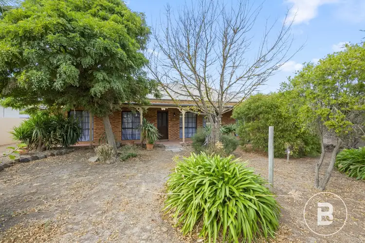 18 Hall Street, Carisbrook VIC 3464