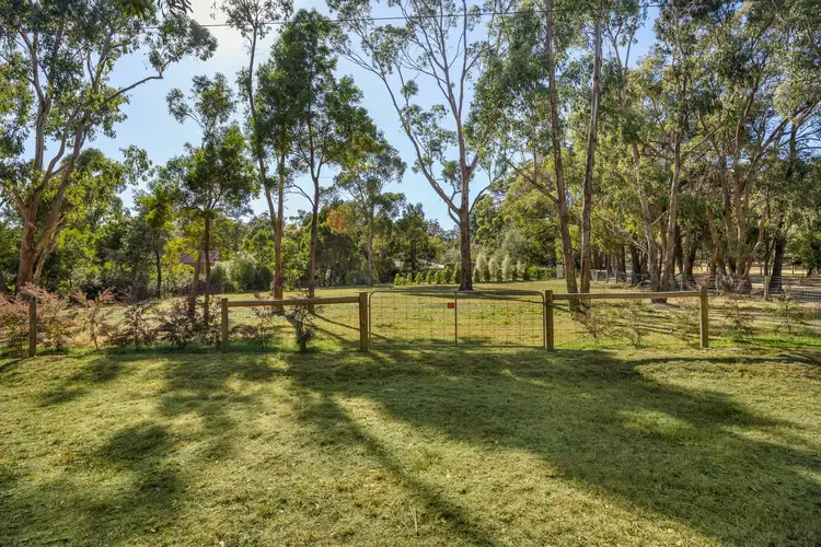 32 Goldies Lane, Woodend VIC 3442
