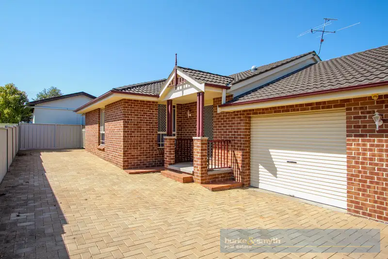 Main view of Homely villa listing, 2/19 John Street, Tamworth NSW 2340