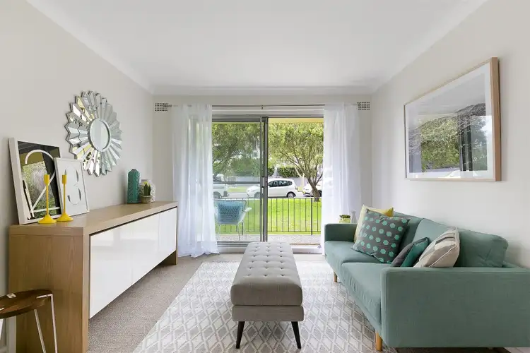Main view of Homely unit listing, 4/15 Kingsway, Dee Why NSW 2099