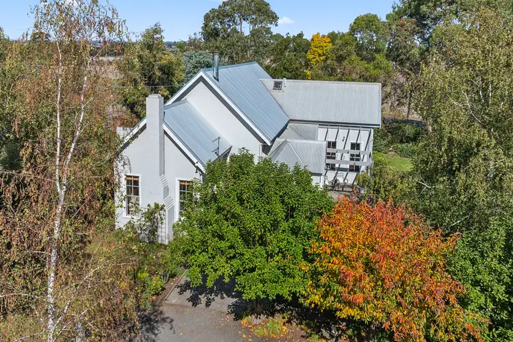 5 Fergusons Road, Glenormiston North VIC 3265