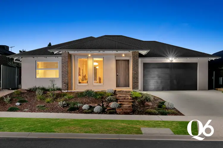 2 Barrett Mews, Caroline Springs VIC 3023