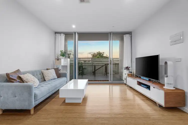 6/927 Doncaster Road