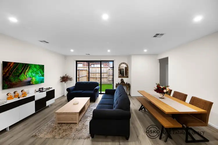 12 Reservoir Road, Fraser Rise VIC 3336