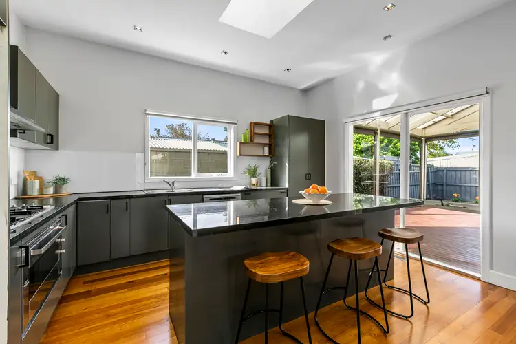 25 Greene Street, South Kingsville VIC 3015