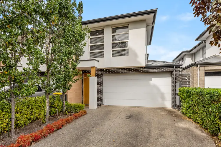 10 Pine Avenue