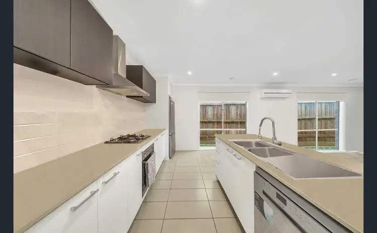 41 Moroak Crescent, Clyde North VIC 3978