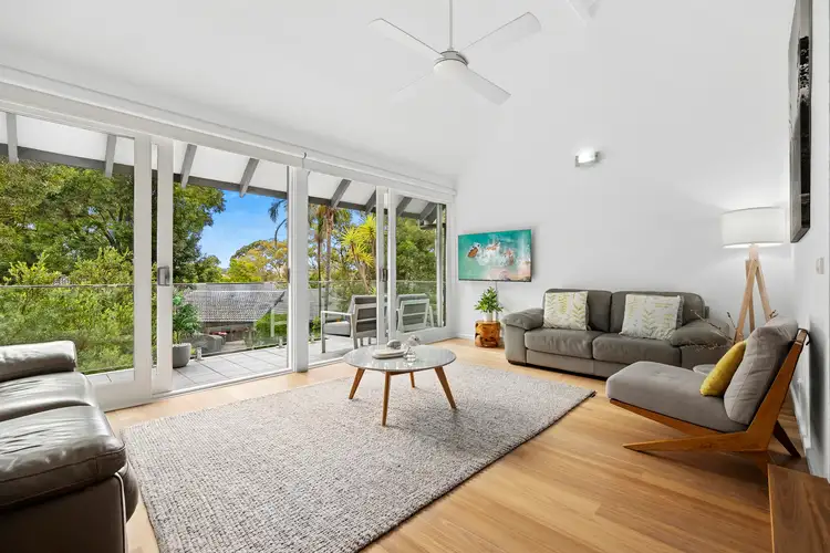 4/105a Woodland Street