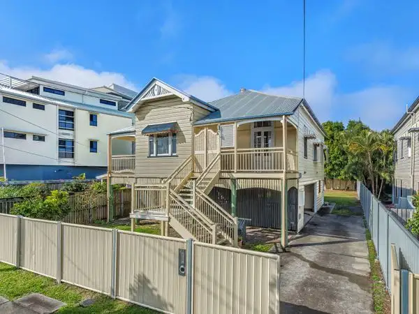 93 Allen Street, Hamilton QLD 4007