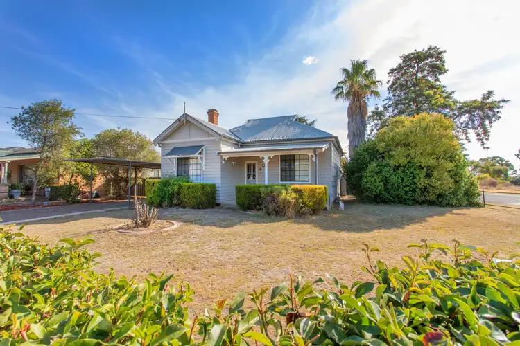 80 Fitzroy Avenue, Cowra NSW 2794