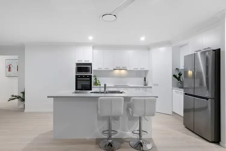 Fifth view of Homely house listing, 2 Casuarina Way, Helensvale QLD 4212