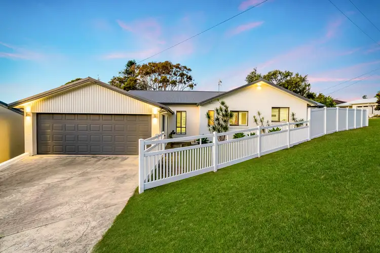 2 Poplars Avenue, Bateau Bay NSW 2261