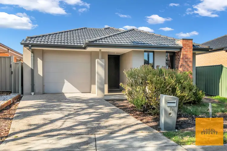 18 Parkleigh Drive, Kurunjang VIC 3337
