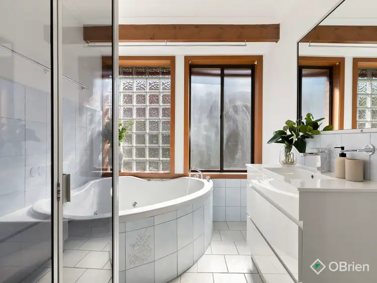 Sixth view of Homely house listing, 10 Vinct Close, Keilor Downs VIC 3038