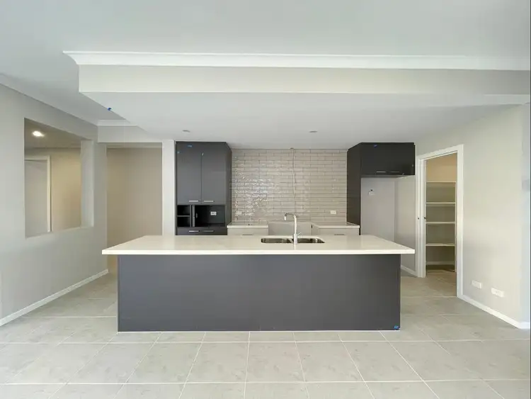 14 Marcela Place, Thornhill Park VIC 3335