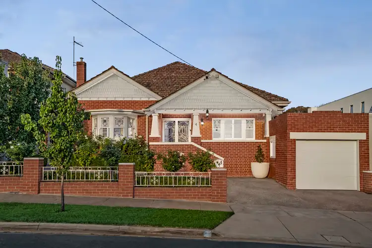 4 Houston Ave, Strathmore VIC 3041