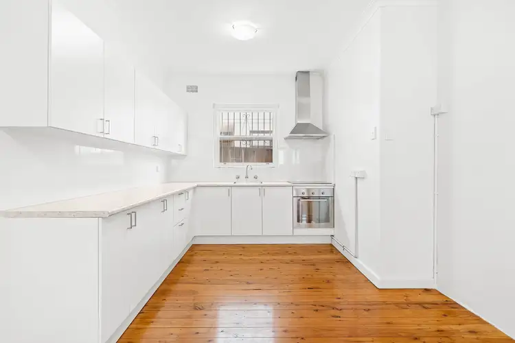 2/23 Hampton Court Road, Carlton NSW 2218