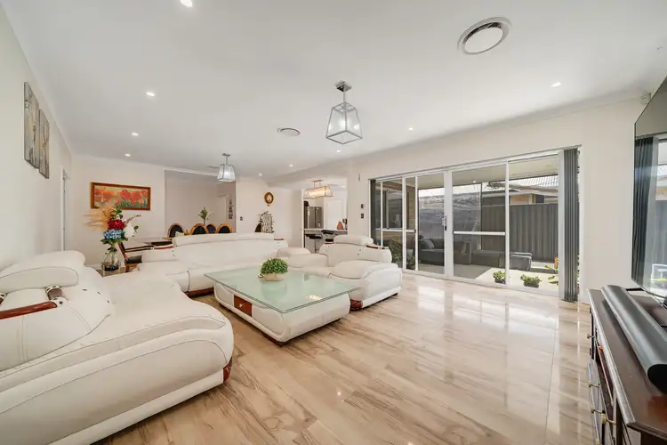 21 Dorset Street, Haynes WA 6112