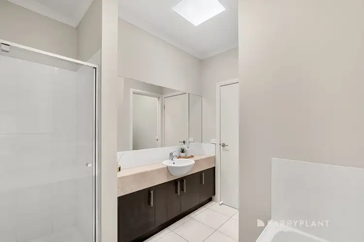 Fifth view of Homely house listing, 2 Deliza Walk, South Morang VIC 3752
