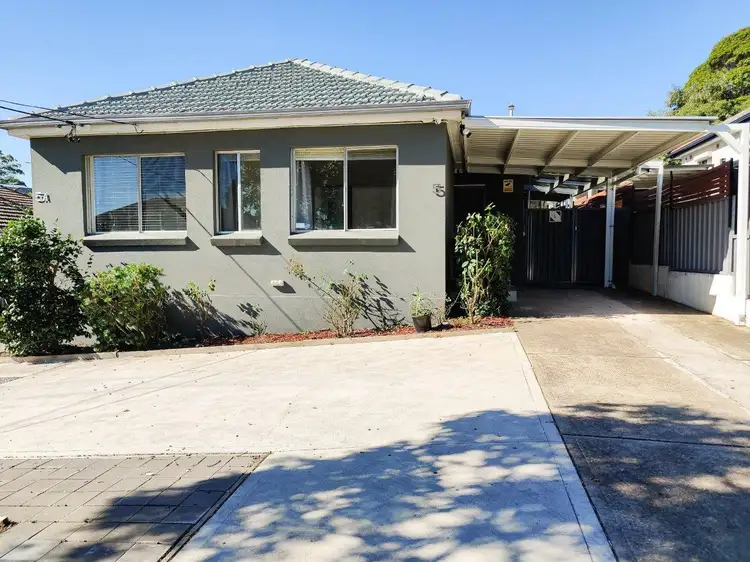 5 Carrisbrook Avenue, Punchbowl NSW 2196