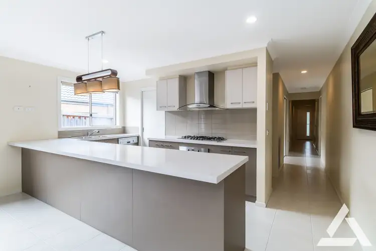20 Shakespeare Grove, Officer VIC 3809