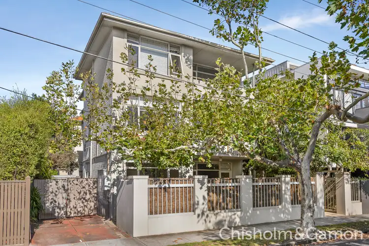 11/15 Pine Avenue
