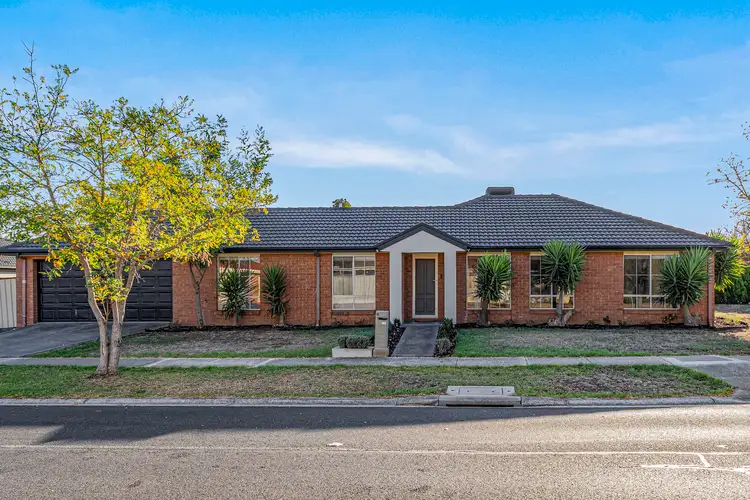 15 Loddon Drive