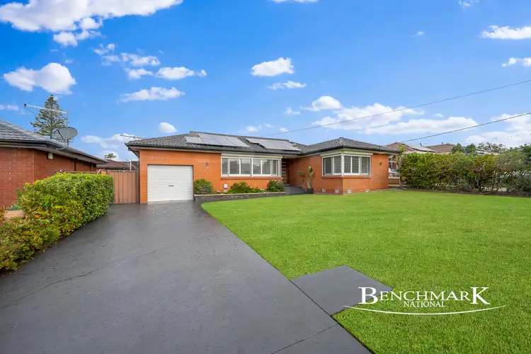 5 Curtis Crescent, Moorebank NSW 2170
