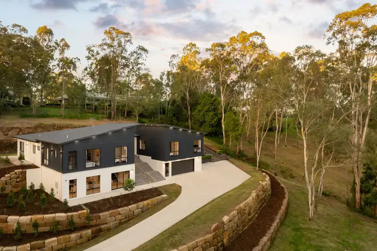 35 Winrock Street, Brookfield QLD 4069
