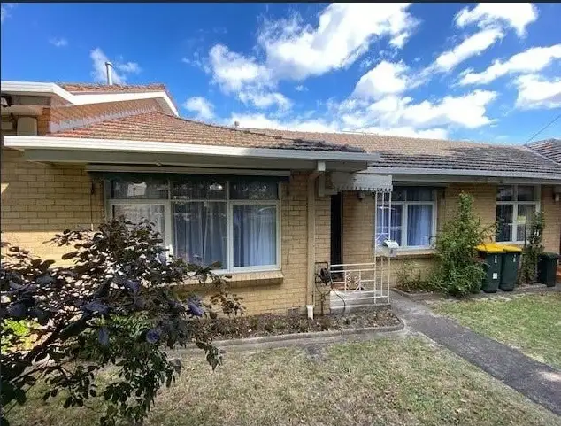 8 Warren Street, Burwood VIC 3125