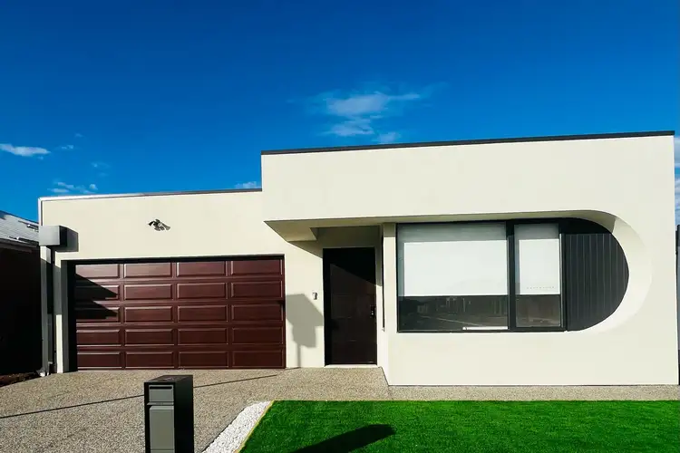 102 Slinky Street, Deanside VIC 3336