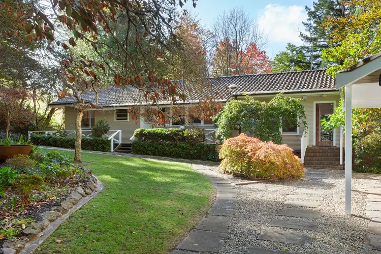 16 Myoori Avenue, Wentworth Falls NSW 2782