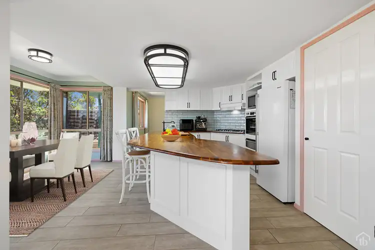 37 Lochlomond Drive, Banora Point NSW 2486