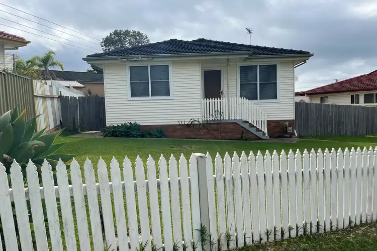 6 Narvo Street, Barrack Heights NSW 2528