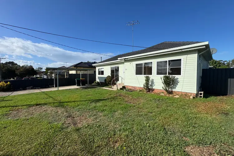 19 Dan Crescent, Colyton NSW 2760