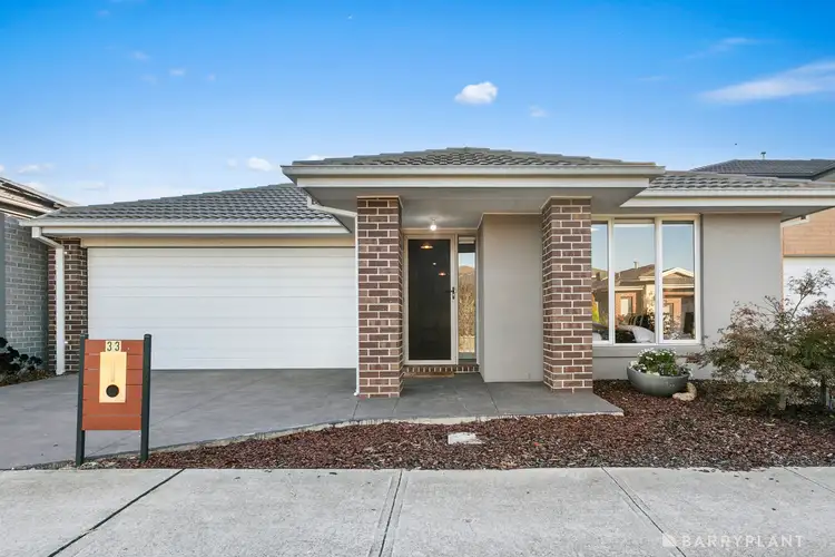 33 Ballymarang Chase, Cranbourne West VIC 3977