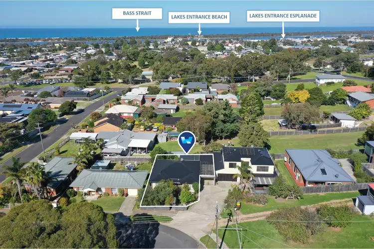 2/2 North Street, Lakes Entrance VIC 3909