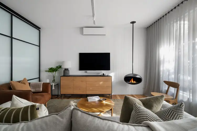 Third view of Homely apartment listing, 2/32 Manningtree Road, Hawthorn VIC 3122