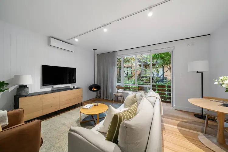 Fourth view of Homely apartment listing, 2/32 Manningtree Road, Hawthorn VIC 3122