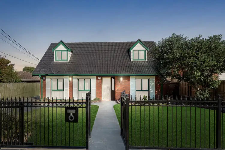 6 Glenelg Drive, Clayton South VIC 3169