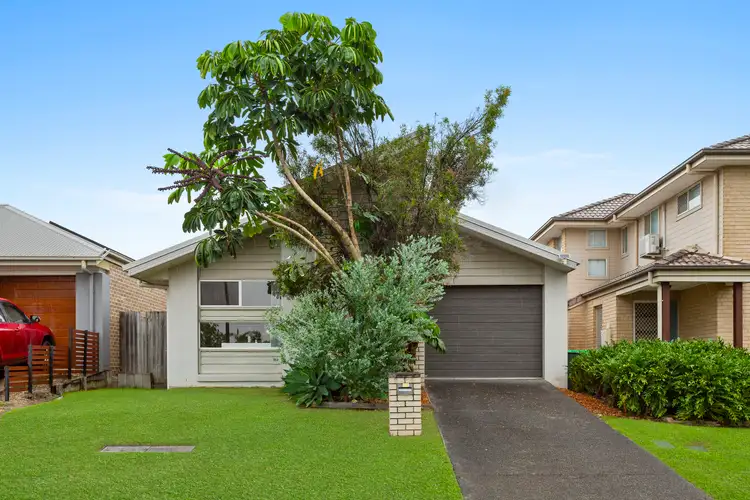 10 Cowen Terrace, North Lakes QLD 4509