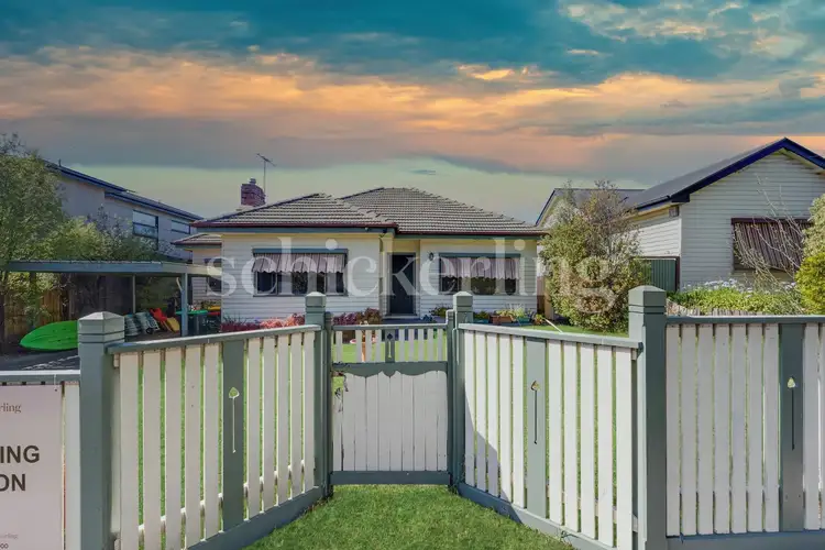 16 Melissa Street, Strathmore VIC 3041