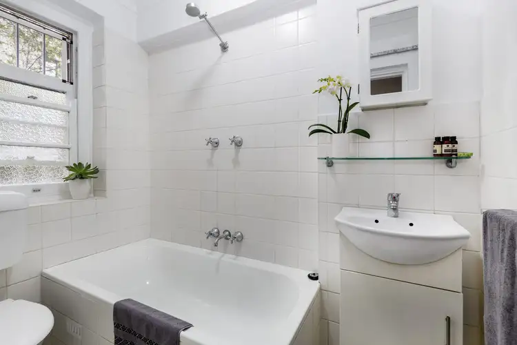 Sixth view of Homely studio listing, 5/4 McDonald Street, Potts Point NSW 2011