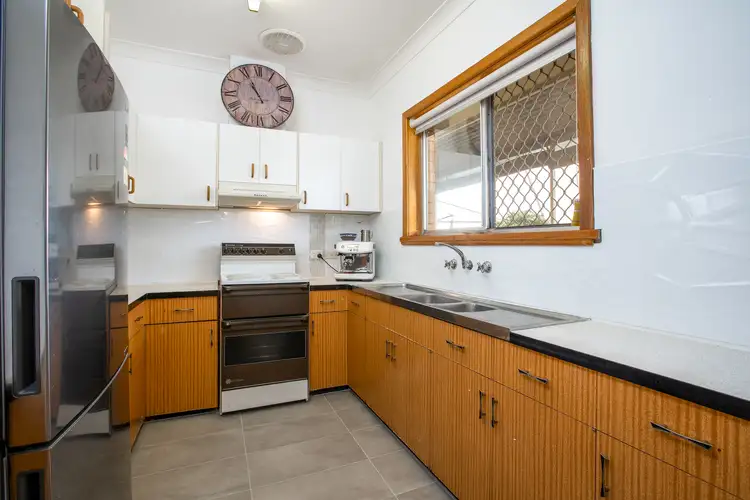 Sixth view of Homely house listing, 304 Desmond Street, Lavington NSW 2641