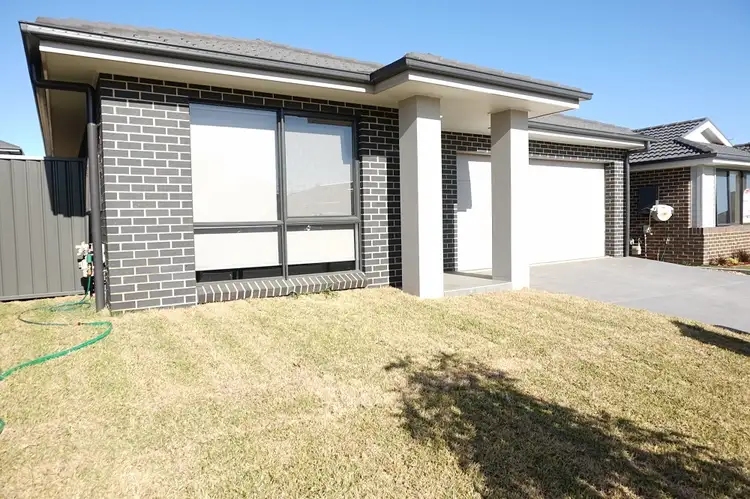 8 Fairbrother Avenue, Denham Court NSW 2565