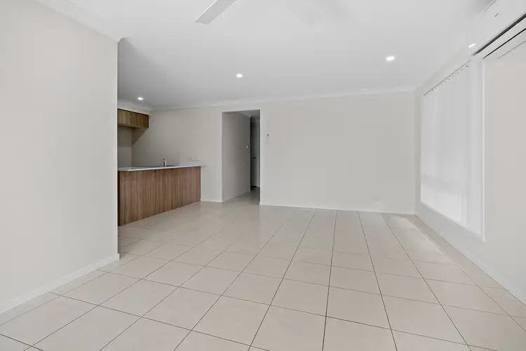 Fourth view of Homely semi-detached listing, 2/6 Crestwood Road, Thornton NSW 2322