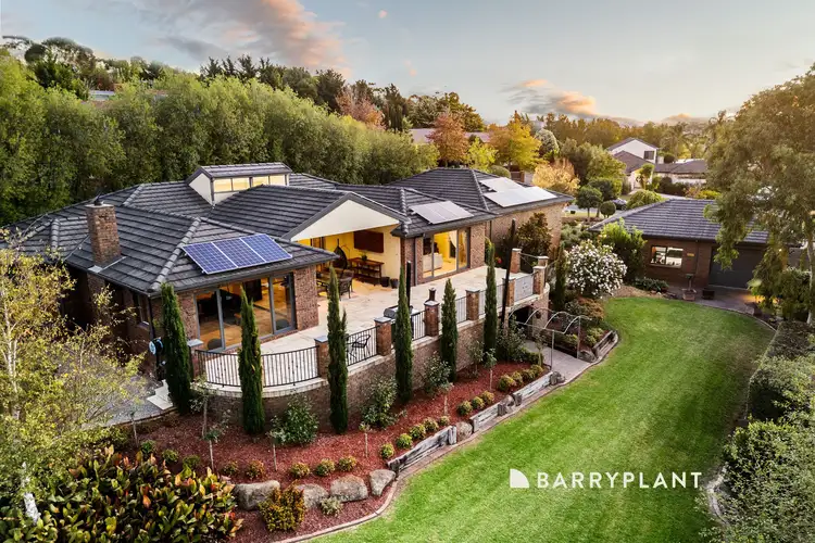 2 Oakridge Close, Lysterfield South VIC 3156
