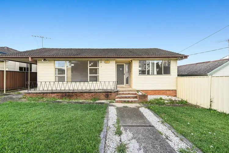 8 Lawford Street, Fairfield West NSW 2165