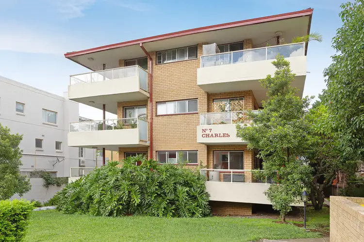 1/7 Linsley Street