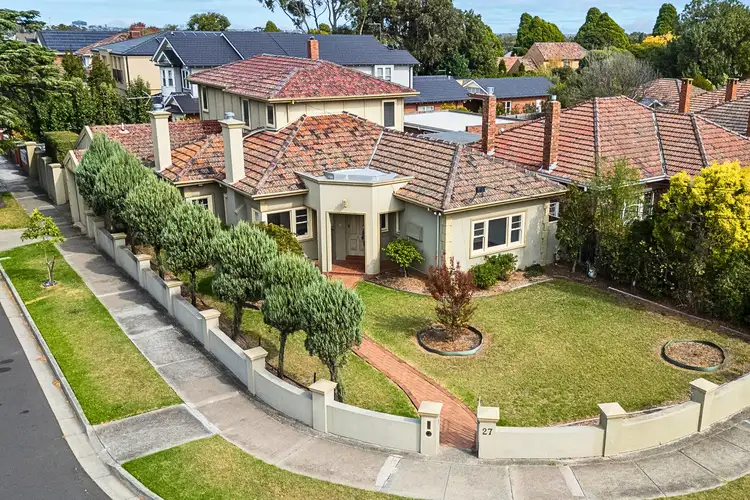 27 Grammar Street, Strathmore VIC 3041
